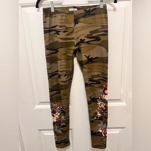 JW Los Angeles Camouflage Embroidered Leggings Size XS